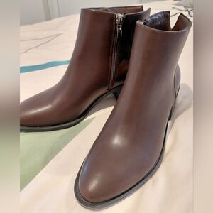 Alexis Bendel Eva brown boot.  Women's size 10